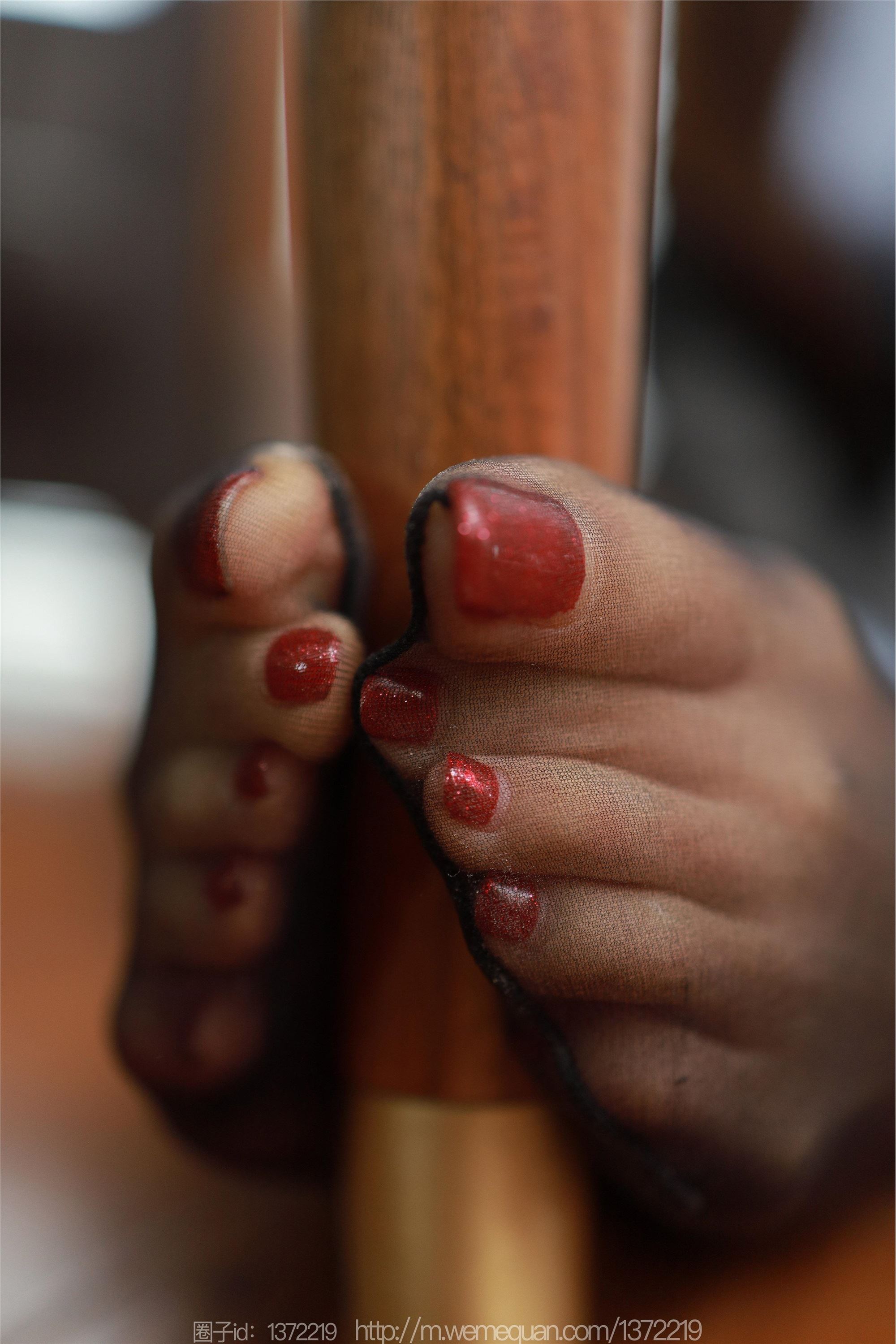 IESS异思趣向  2023.02.15 丝享家 1362 美子《桌底游戏》